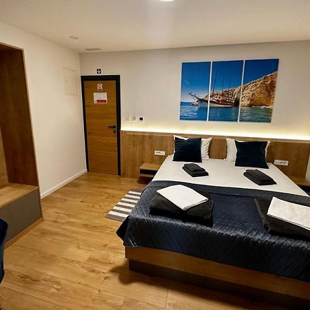 Rooms Slavonski Brod Eksteriør bilde