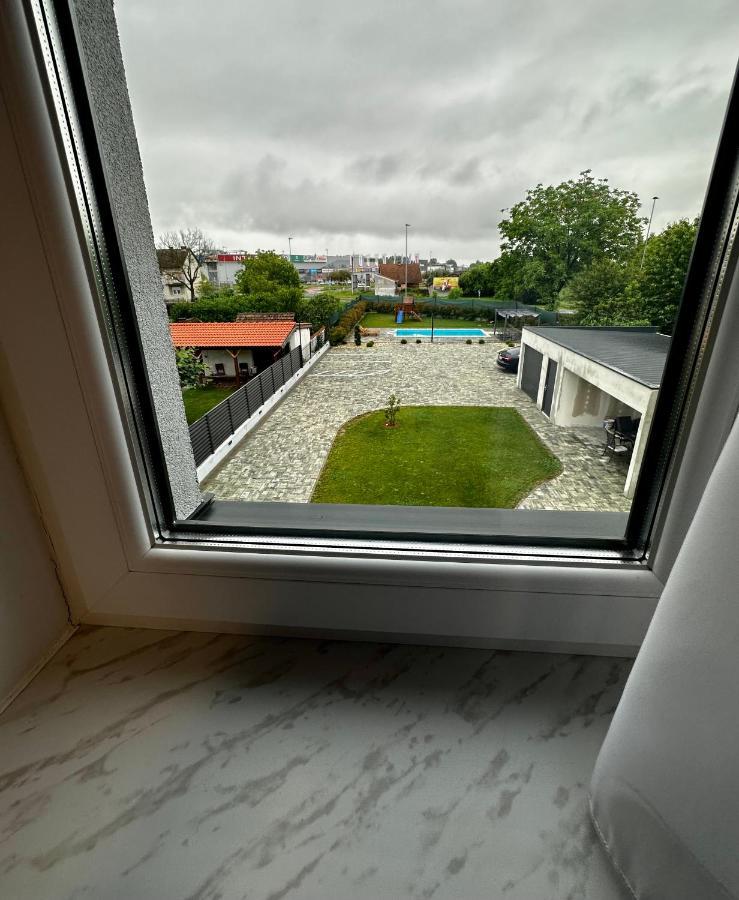 Rooms Slavonski Brod Eksteriør bilde